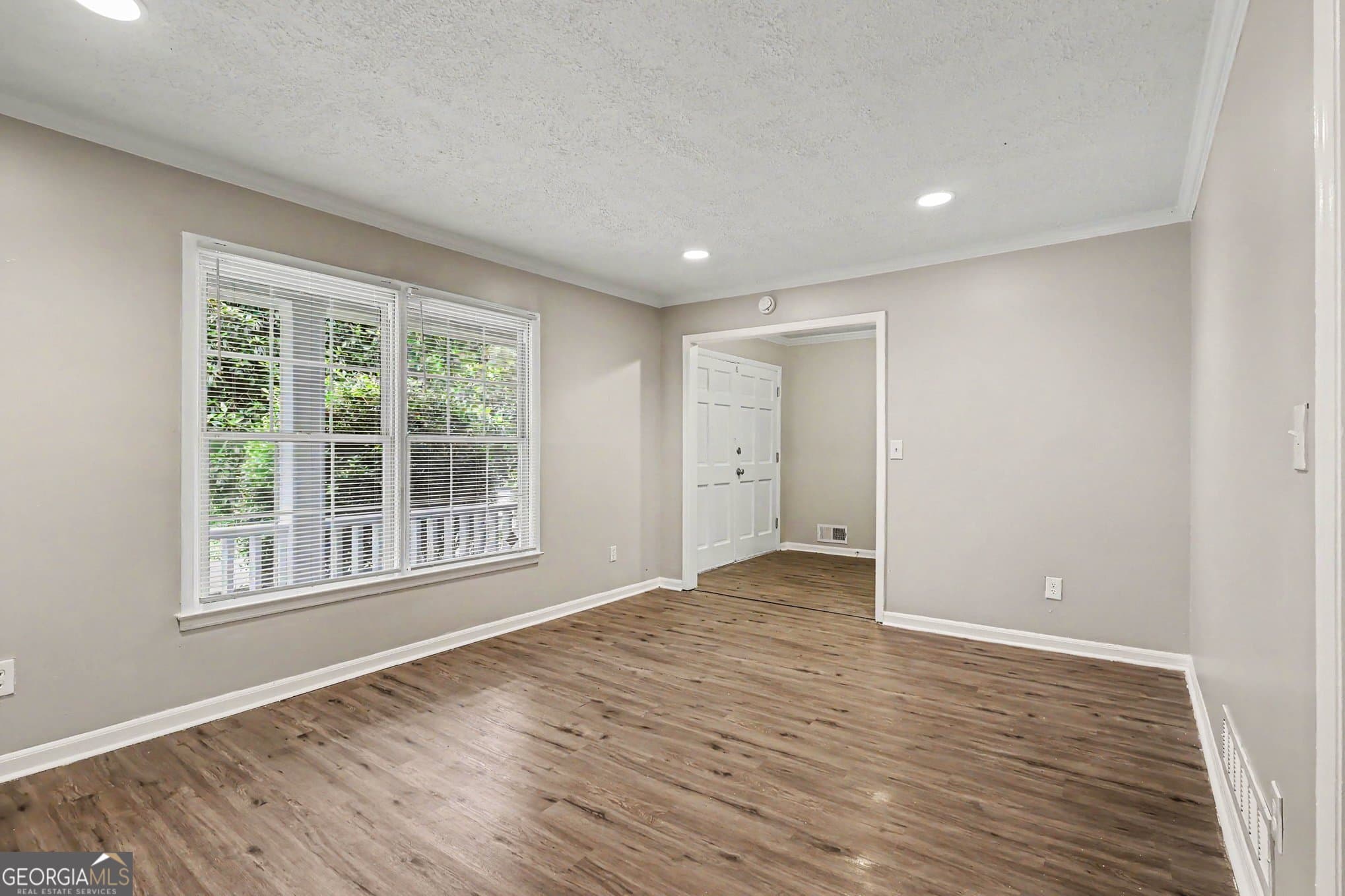 5 bedroom, 3 bathroom, 2,393 sq ft single family residence for sale at 3348 Goldenchain Drive, Lithonia, GA 30038 — photo 6