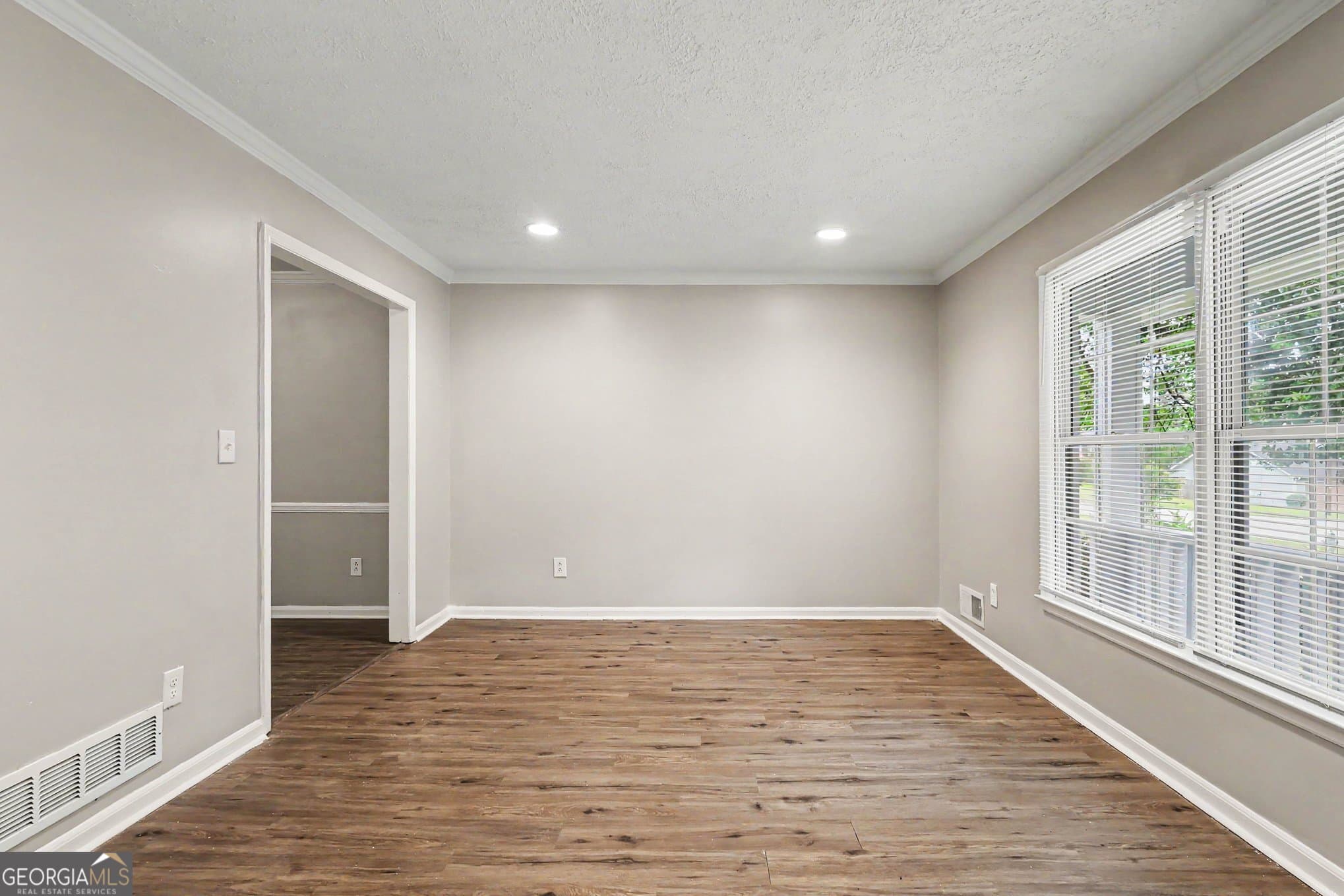 5 bedroom, 3 bathroom, 2,393 sq ft single family residence for sale at 3348 Goldenchain Drive, Lithonia, GA 30038 — photo 5