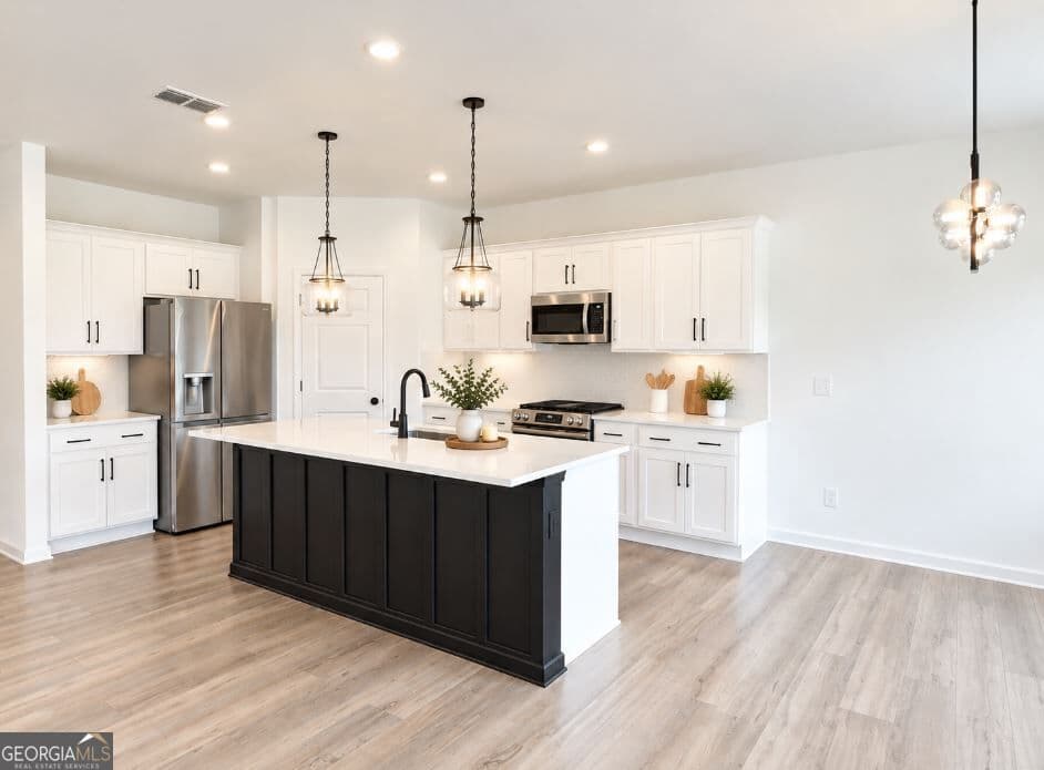 5 bedroom, 4 bathroom, 2,924 sq ft single family residence for rent at 207 Foxhill Drive, Dawsonville, GA 30534 for $2,950 a month — photo 5