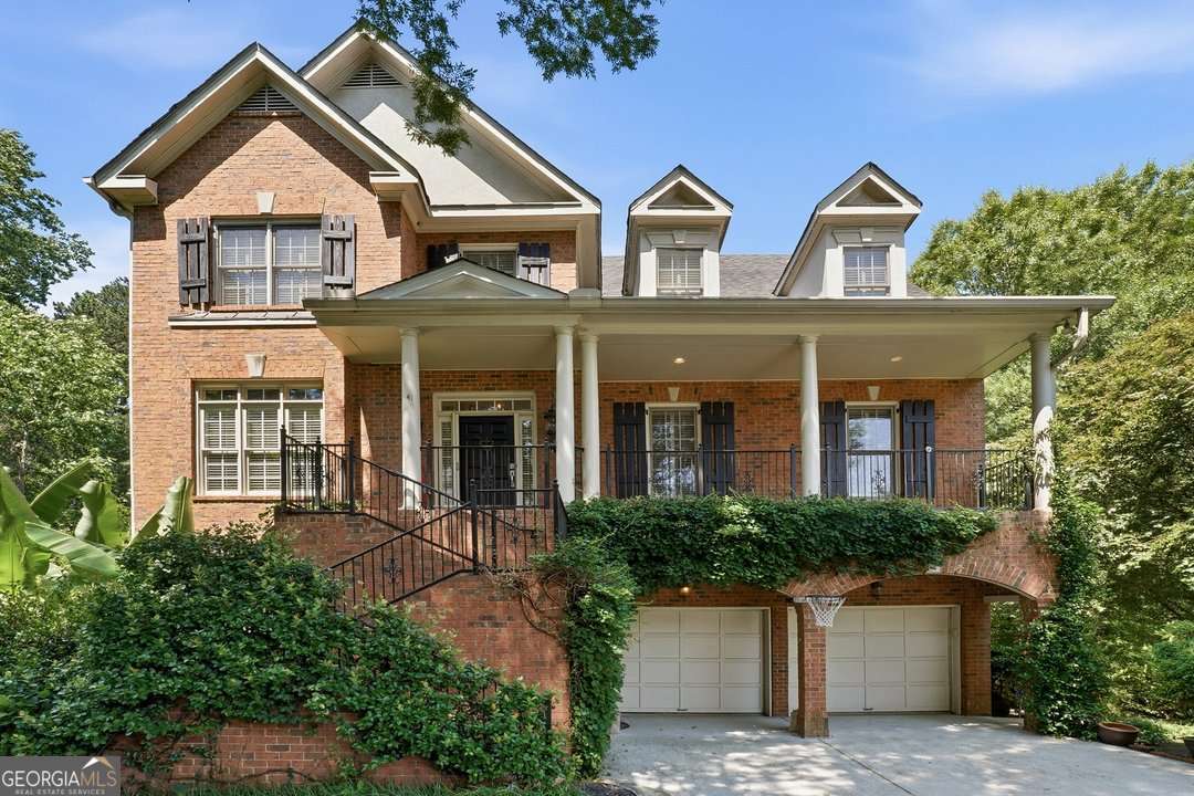 5 bedroom, 5.5 bathroom, 3,900 sq ft single family residence sold at 41 Kenmare Hall, Atlanta, GA 30324