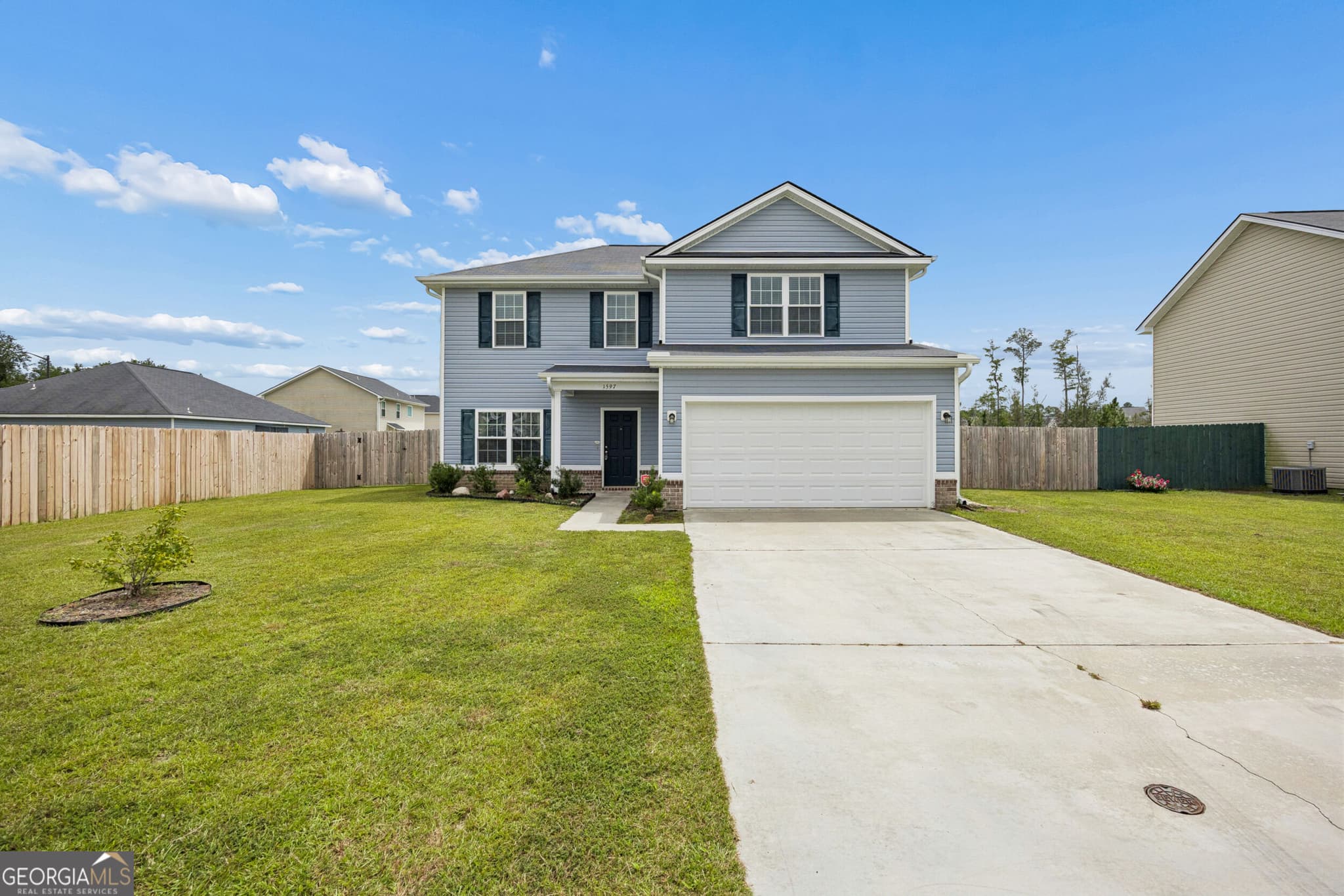 4 bedroom, 2.5 bathroom, 1,930 sq ft single family residence for rent at 1597 Longleaf Court, Hinesville, GA 31313 for $2,050 a month — photo 3