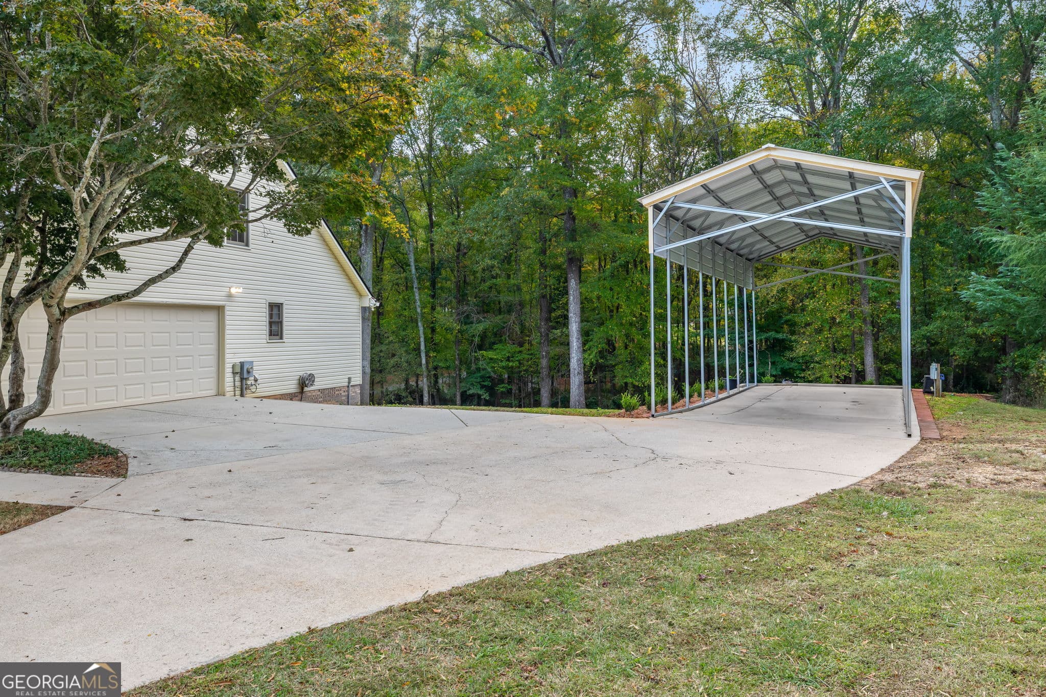 5 bedroom, 4.5 bathroom, 3,854 sq ft single family residence for sale at 337 Elder Drive, Jefferson, GA 30549 — photo 3