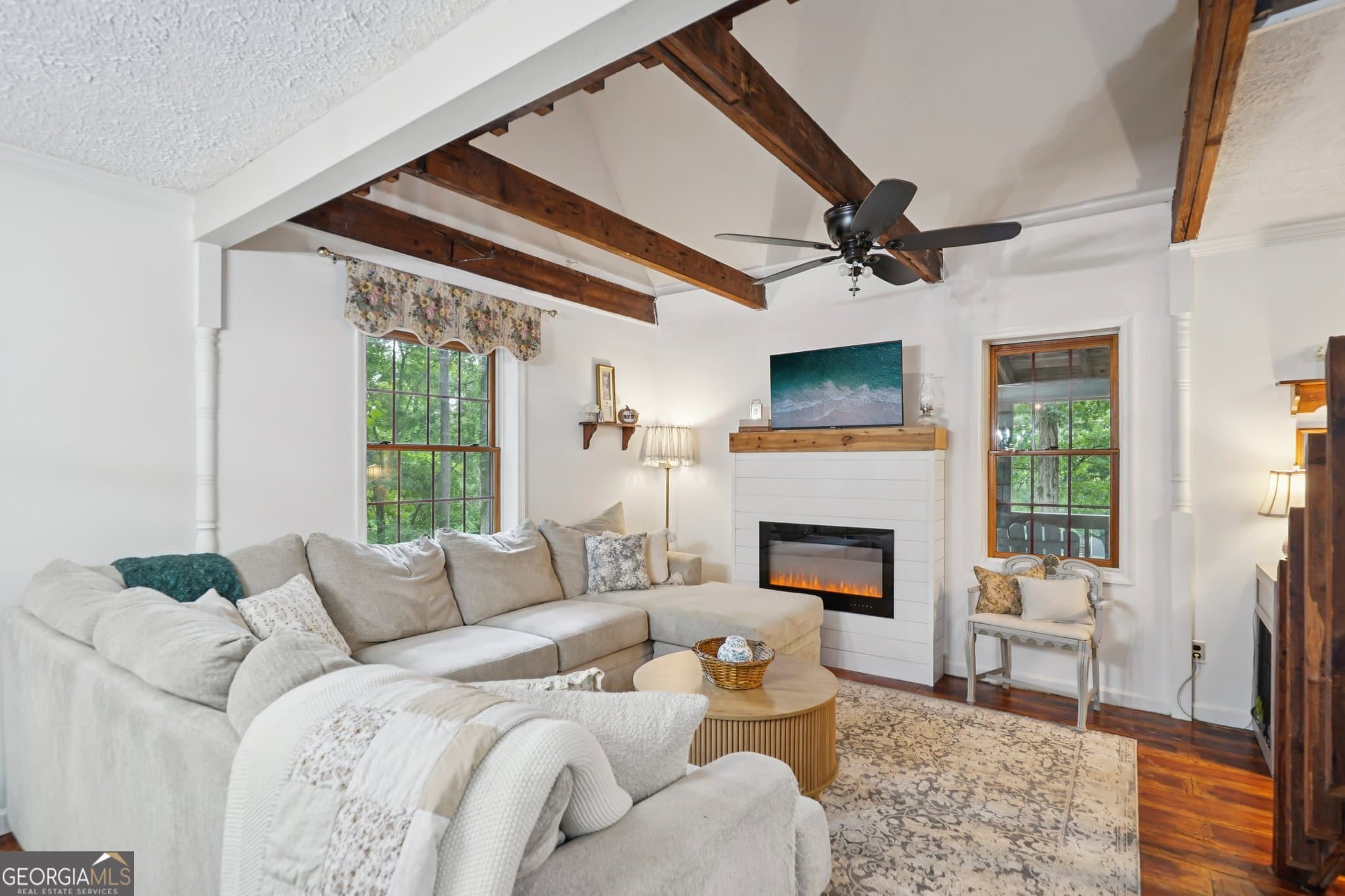 2 bedroom, 1 bathroom, 1,440 sq ft cabin,single family residence for sale at 15 Rustica Drive, Newnan, GA 30263 — photo 8