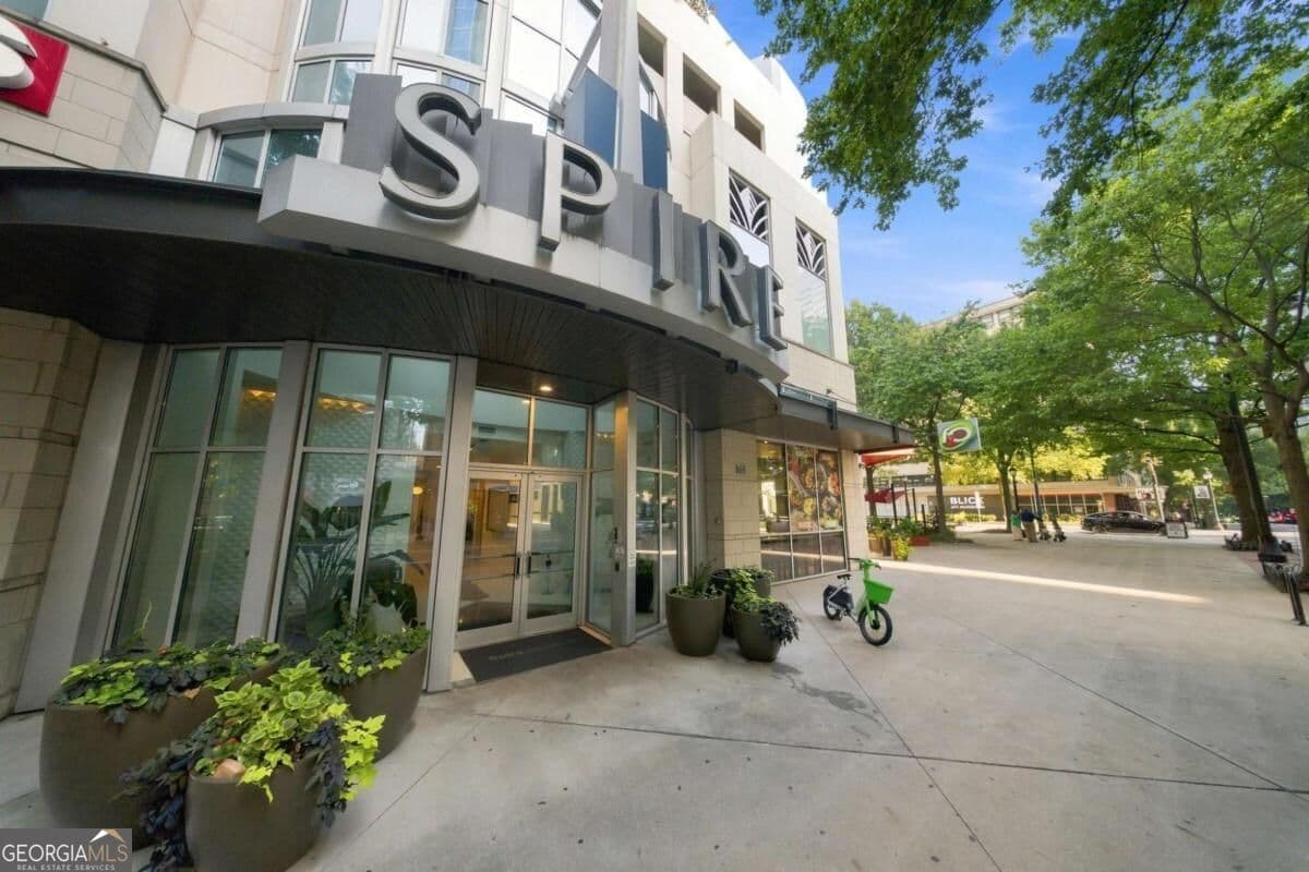 2 bedroom, 2 bathroom, 1,168 sq ft condominium for sale at 860 Peachtree Street 2101, Atlanta, GA 30308 — photo 2