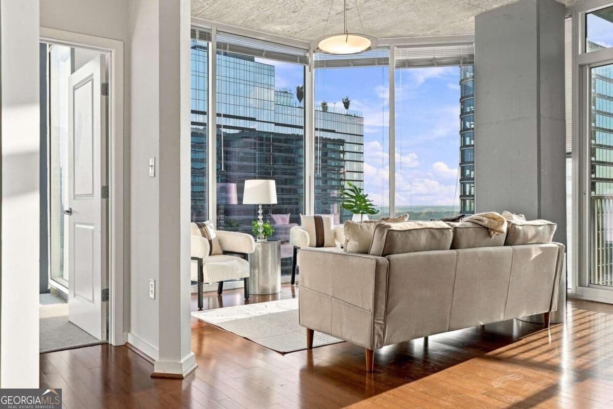 2 bedroom, 2 bathroom, 1,168 sq ft condominium for sale at 860 Peachtree Street 2101, Atlanta, GA 30308 — photo 7