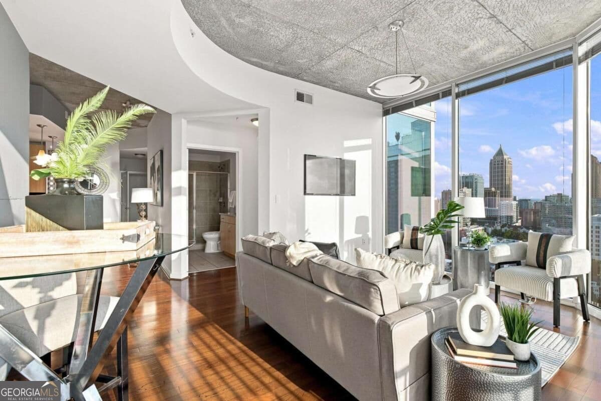 2 bedroom, 2 bathroom, 1,168 sq ft condominium for sale at 860 Peachtree Street 2101, Atlanta, GA 30308 — photo 1 of 34