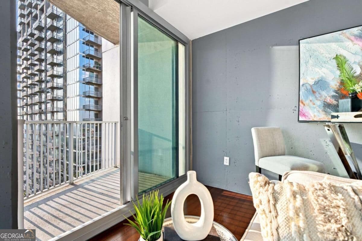 2 bedroom, 2 bathroom, 1,168 sq ft condominium for sale at 860 Peachtree Street 2101, Atlanta, GA 30308 — photo 9