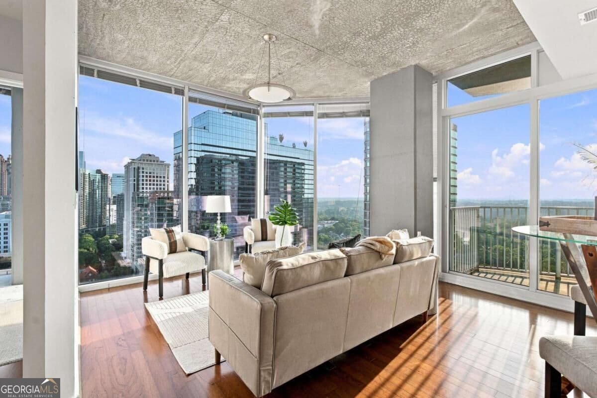 2 bedroom, 2 bathroom, 1,168 sq ft condominium for sale at 860 Peachtree Street 2101, Atlanta, GA 30308 — photo 4