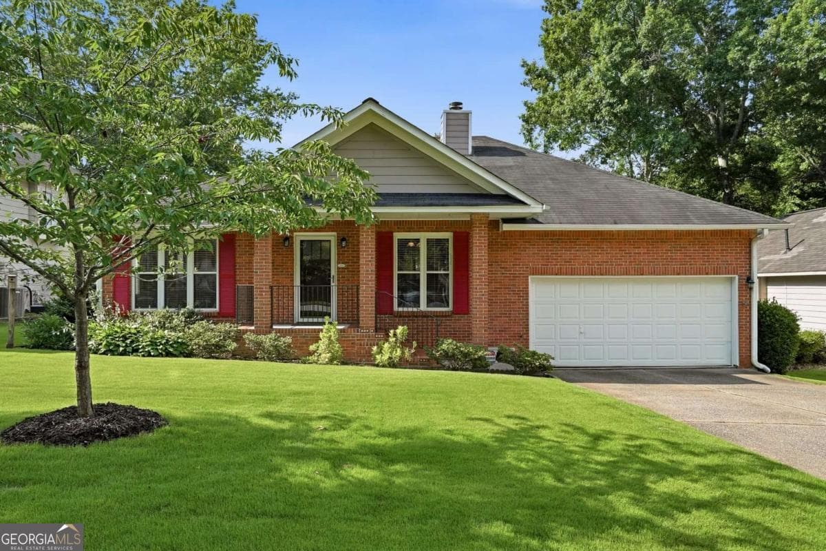 3 bedroom, 2 bathroom, 1,857 sq ft single family residence sold at 140 Greenmont Circle, Alpharetta, GA 30009