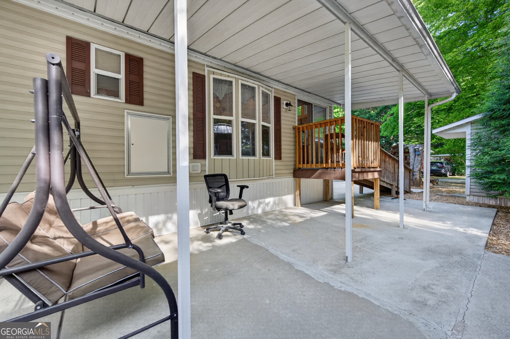 2 bedroom, 2 bathroom manufactured home,single family residence for sale at 107 Riverside Place, Cleveland, GA 30528 — photo 5