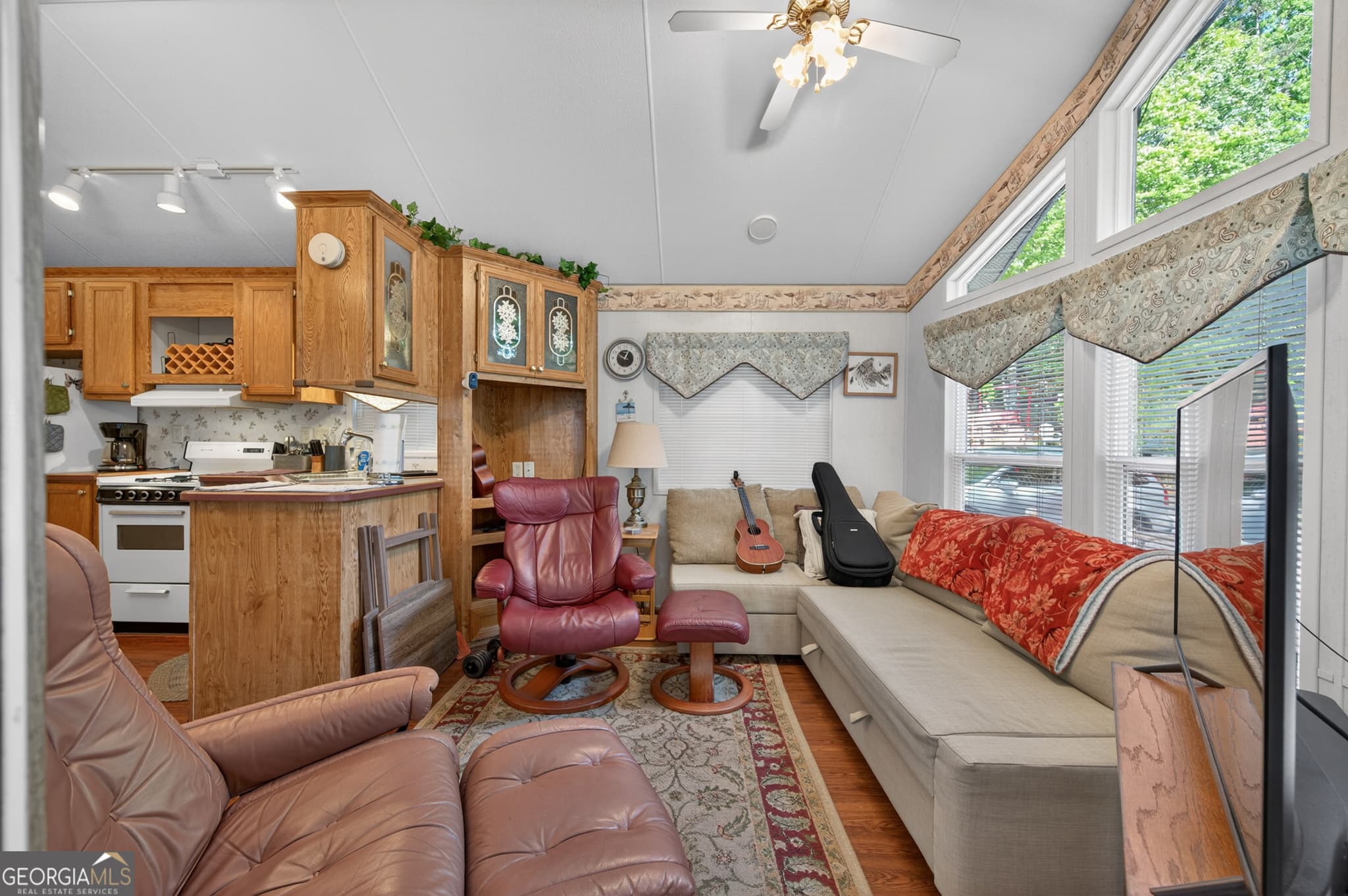 2 bedroom, 2 bathroom manufactured home,single family residence for sale at 107 Riverside Place, Cleveland, GA 30528 — photo 8