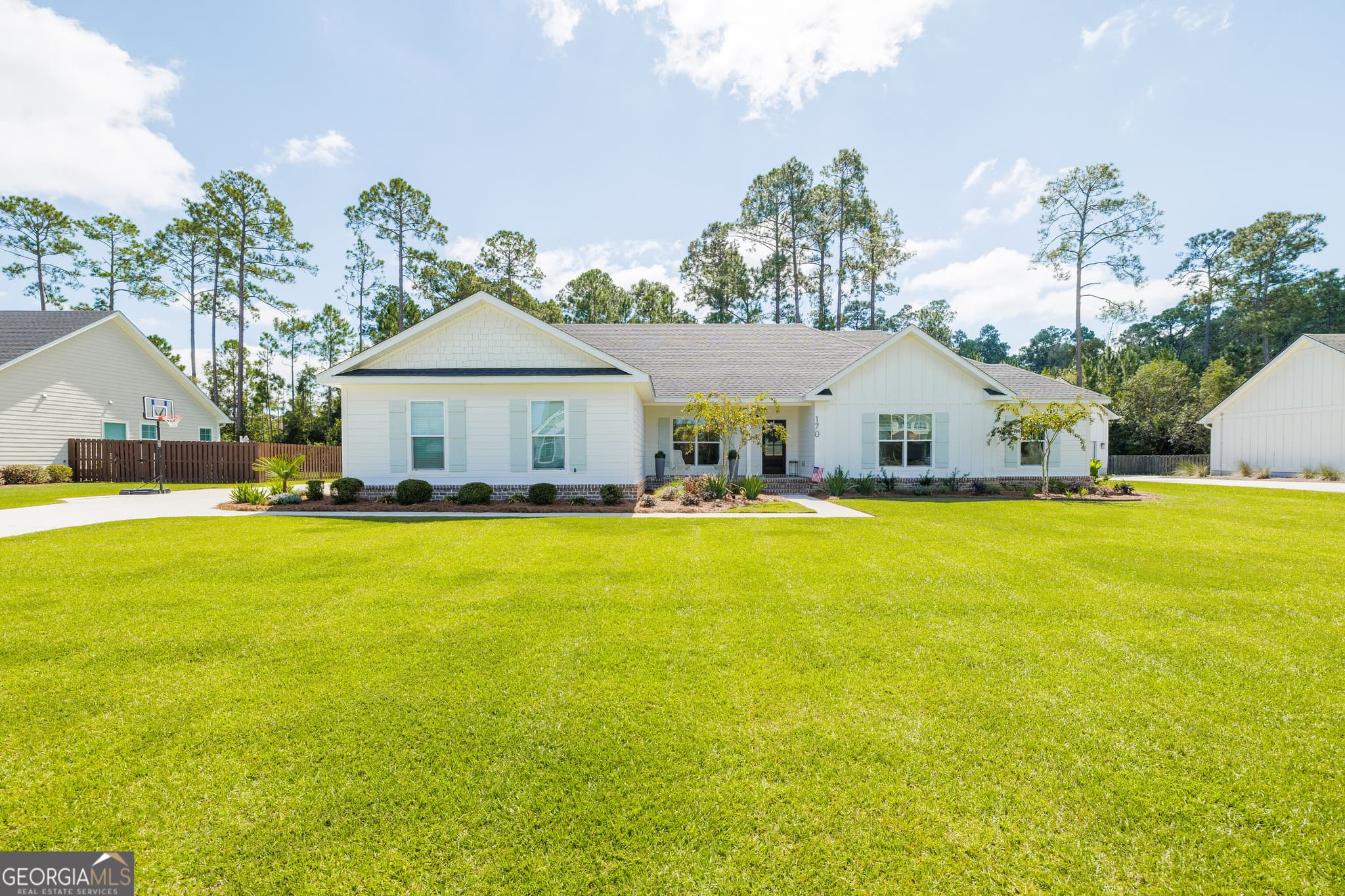 4 bedroom, 3 bathroom, 2,260 sq ft single family residence for sale at 170 Belmont Circle, Brunswick, GA 31525 — photo 8