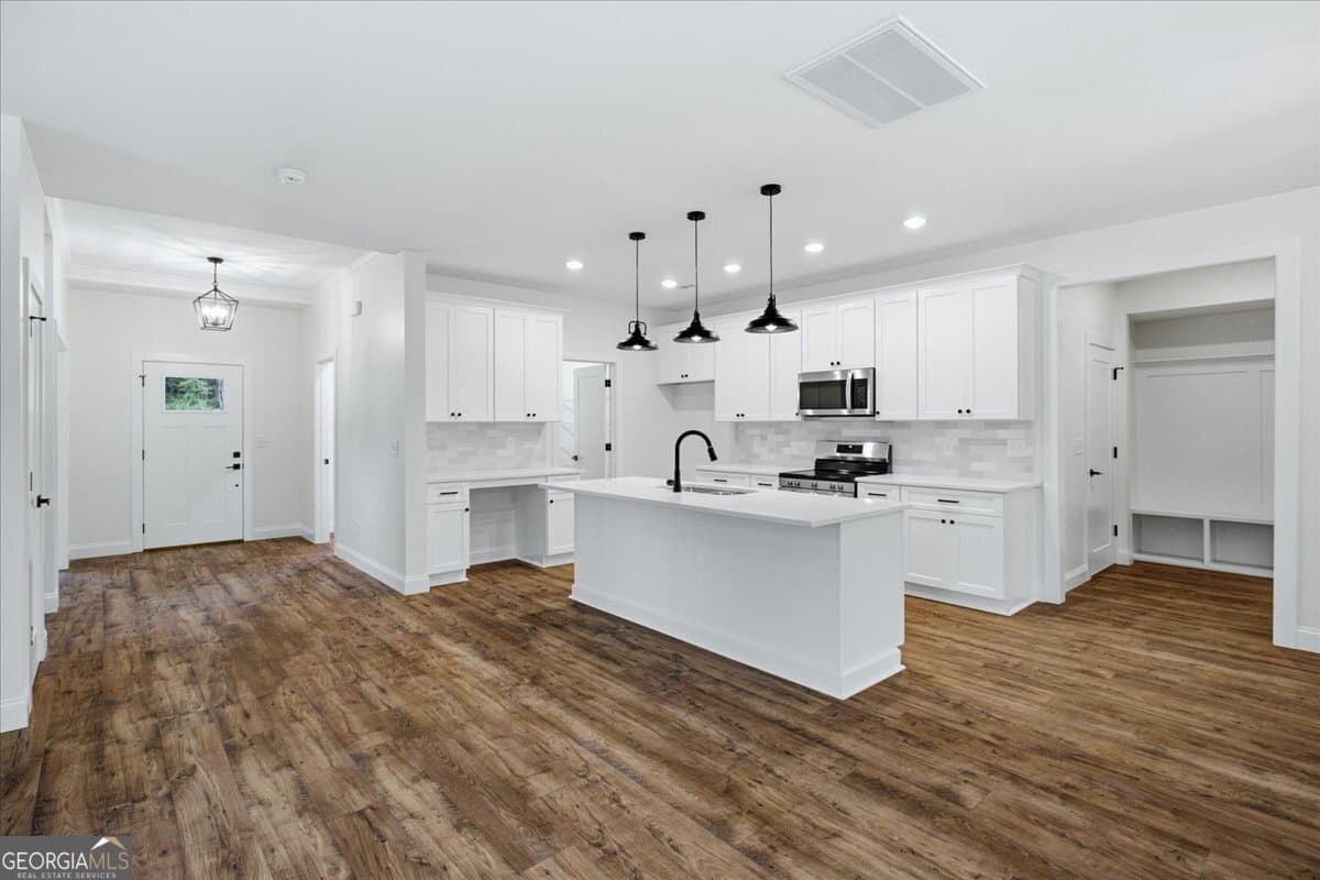 4 bedroom, 2.5 bathroom, 2,618 sq ft single family residence for sale at 2470 Fischer Road, Sharpsburg, GA 30277 — photo 10
