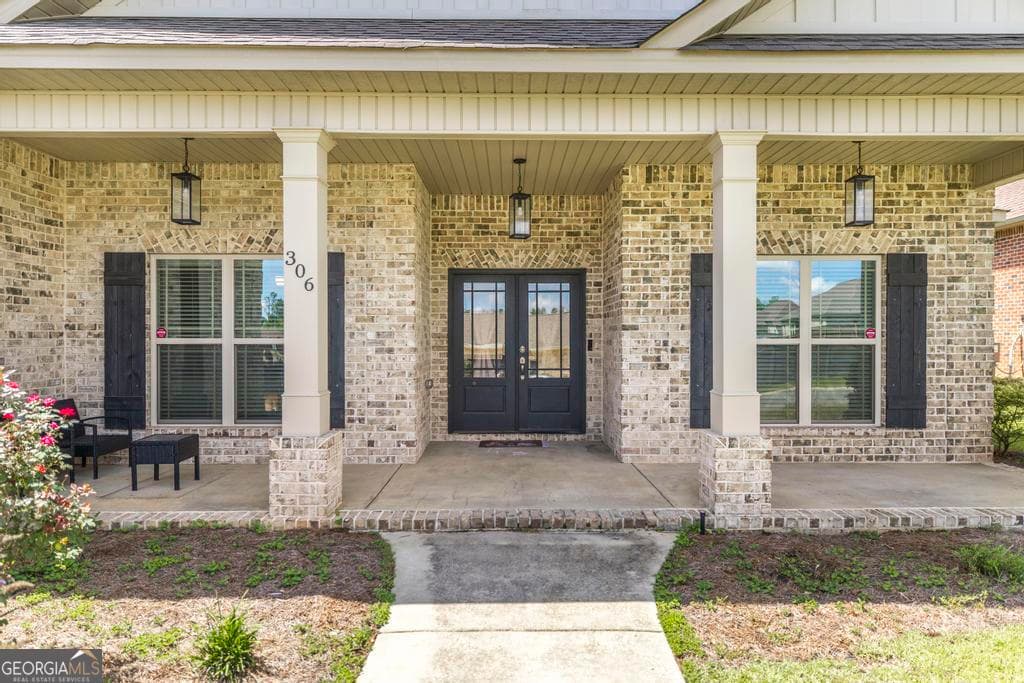 5 bedroom, 3 bathroom, 2,547 sq ft single family residence for rent at 306 Rustic Live Oak Trail, Bonaire, GA 31005 for $2,750 a month — photo 6