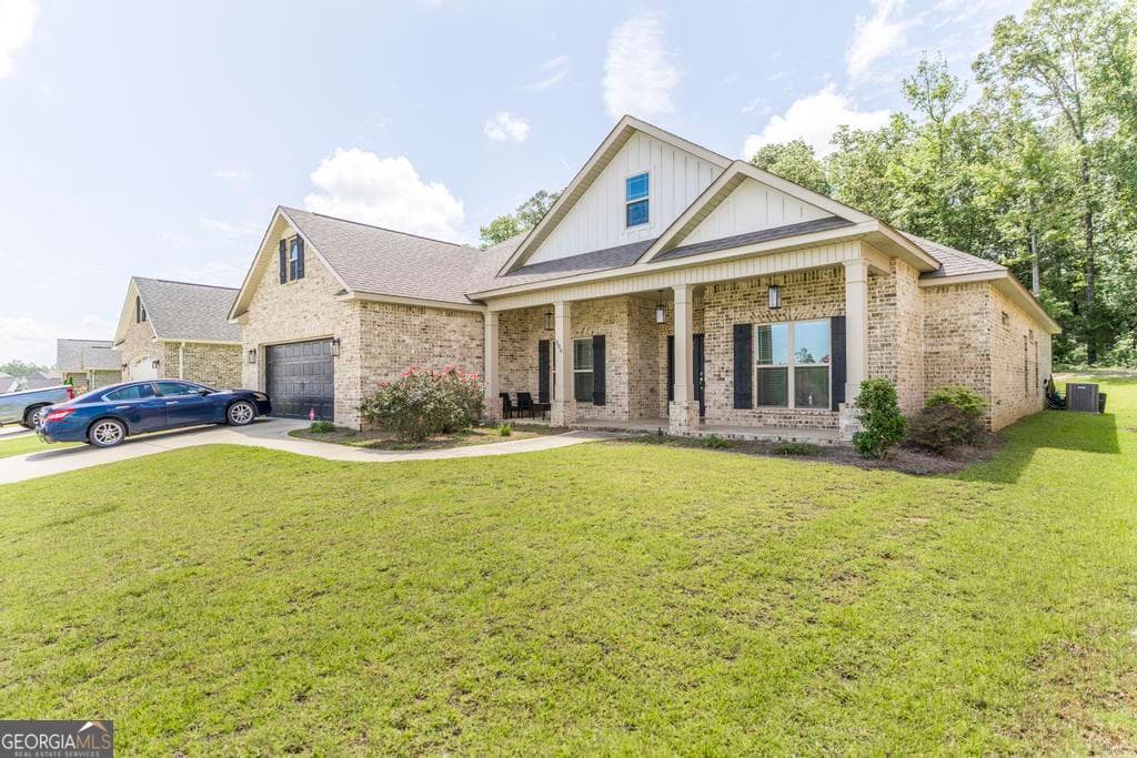5 bedroom, 3 bathroom, 2,547 sq ft single family residence for rent at 306 Rustic Live Oak Trail, Bonaire, GA 31005 for $2,750 a month — photo 5