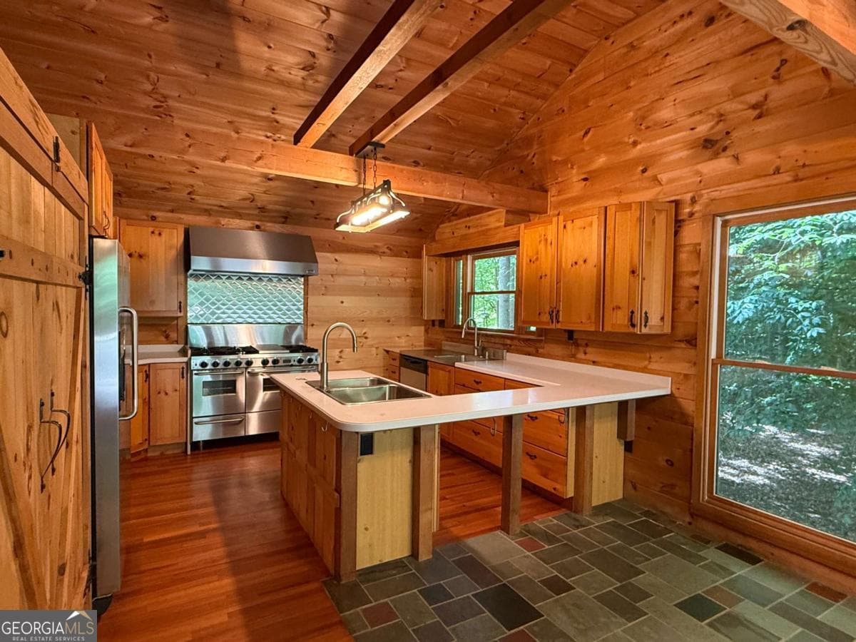4 bedroom, 3 bathroom, 3,200 sq ft cabin,single family residence for rent at 2405 Mountain Road, Alpharetta, GA 30004 for $2,500 a month — photo 5