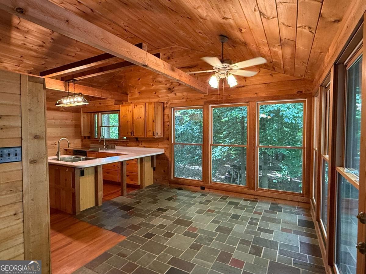 4 bedroom, 3 bathroom, 3,200 sq ft cabin,single family residence for rent at 2405 Mountain Road, Alpharetta, GA 30004 for $2,500 a month — photo 8