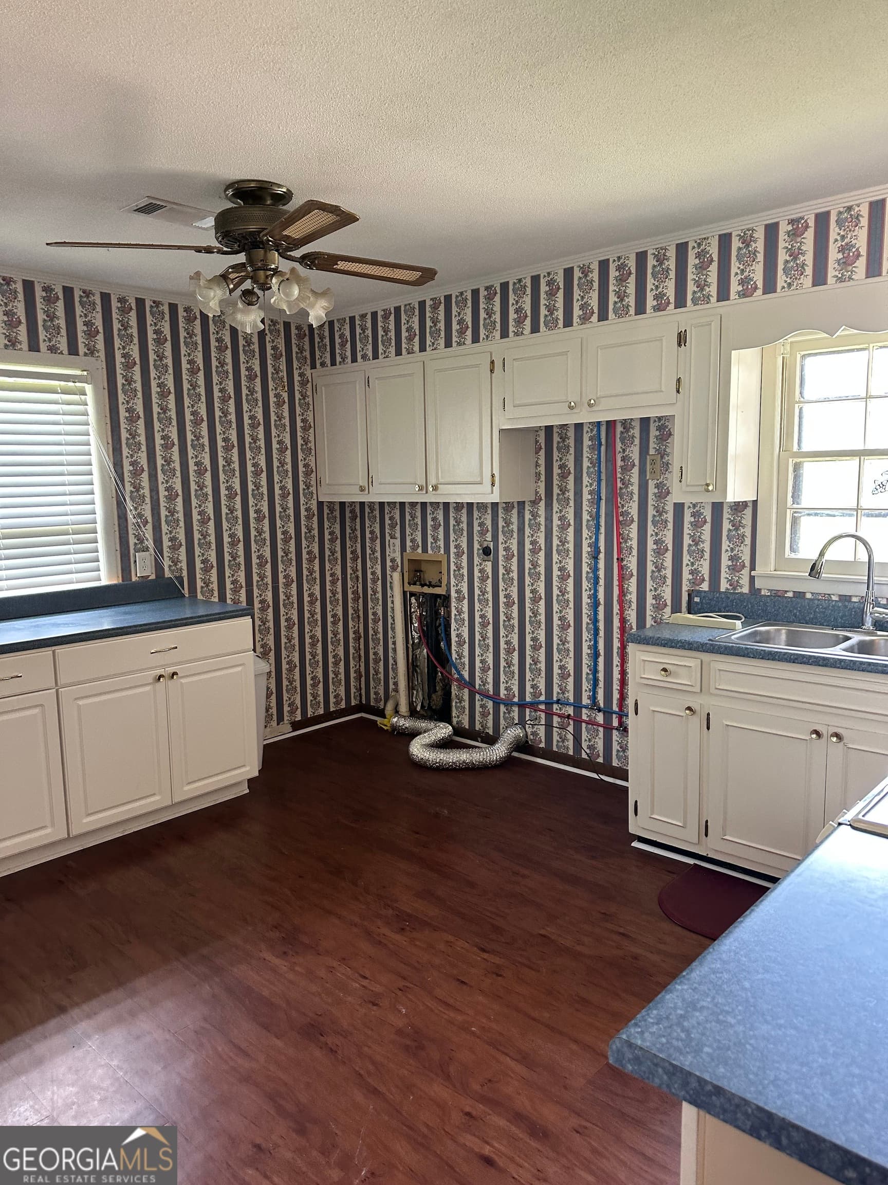 3 bedroom, 2 bathroom, 1,952 sq ft single family residence for sale at 1601 Prosperity Lane, Vidalia, GA 30474 — photo 3
