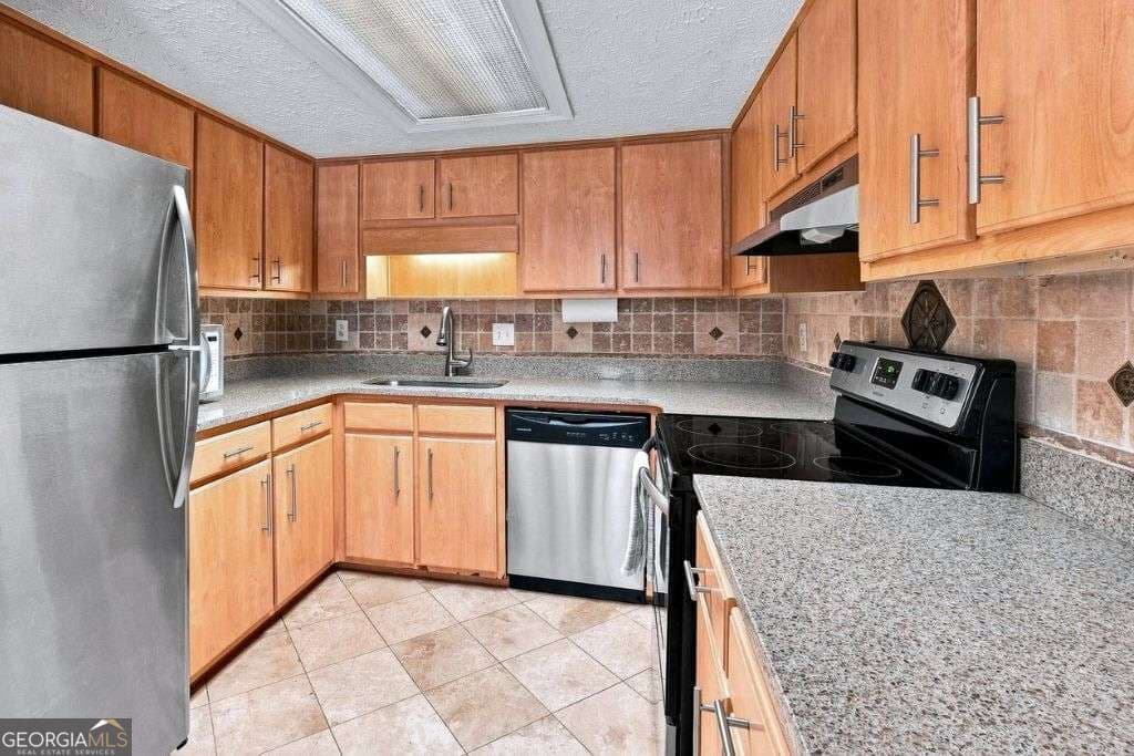 2 bedroom, 2.5 bathroom, 1,598 sq ft townhouse for sale at 3249 Clairmont North, Brookhaven, GA 30329 — photo 10