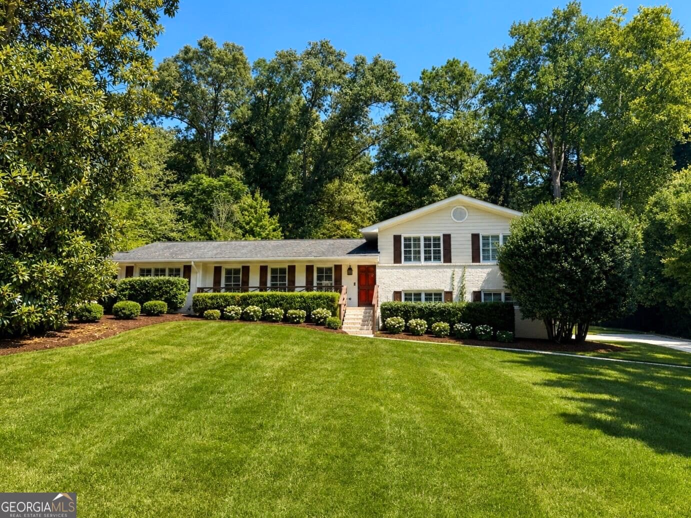 5 bedroom, 4 bathroom, 3,000 sq ft single family residence for sale at 335 Duncan Springs Road, Athens, GA 30606 — photo 1 of 41