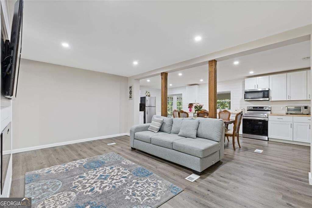 4 bedroom, 2.5 bathroom, 1,972 sq ft single family residence for sale at 681 Pumpkinvine Road, Acworth, GA 30101 — photo 9