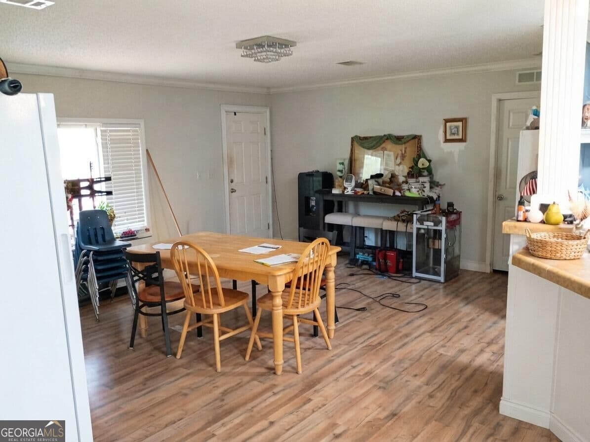 4 bedroom, 2 bathroom, 2,432 sq ft manufactured home,single family residence under contract at 361 James Knight Road, Jesup, GA 31545 — photo 6