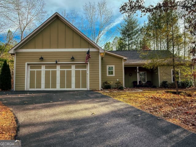 3 bedroom, 2 bathroom, 1,694 sq ft single family residence for sale at 60 Mossy Oak Court, Ellijay, GA 30540 — photo 2