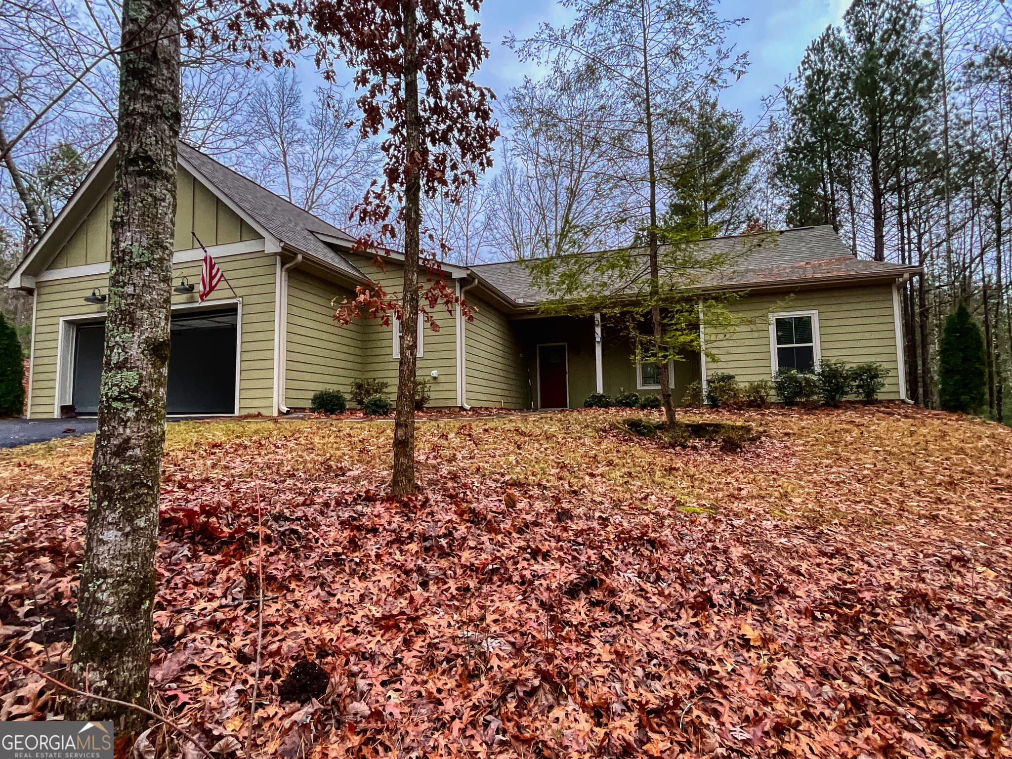 3 bedroom, 2 bathroom, 1,694 sq ft single family residence for sale at 60 Mossy Oak Court, Ellijay, GA 30540 — photo 1 of 34