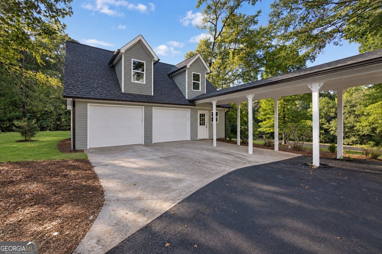 7 bedroom, 5.5 bathroom, 6,000 sq ft single family residence for sale at 287 Rising Star Road, Fayetteville, GA 30215 — photo 5