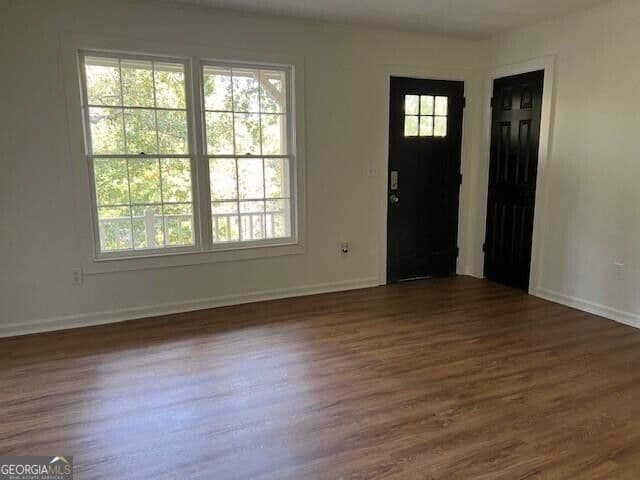 3 bedroom, 2 bathroom, 2,026 sq ft single family residence for sale at 562 Hidden Hills Court, Marietta, GA 30066 — photo 2