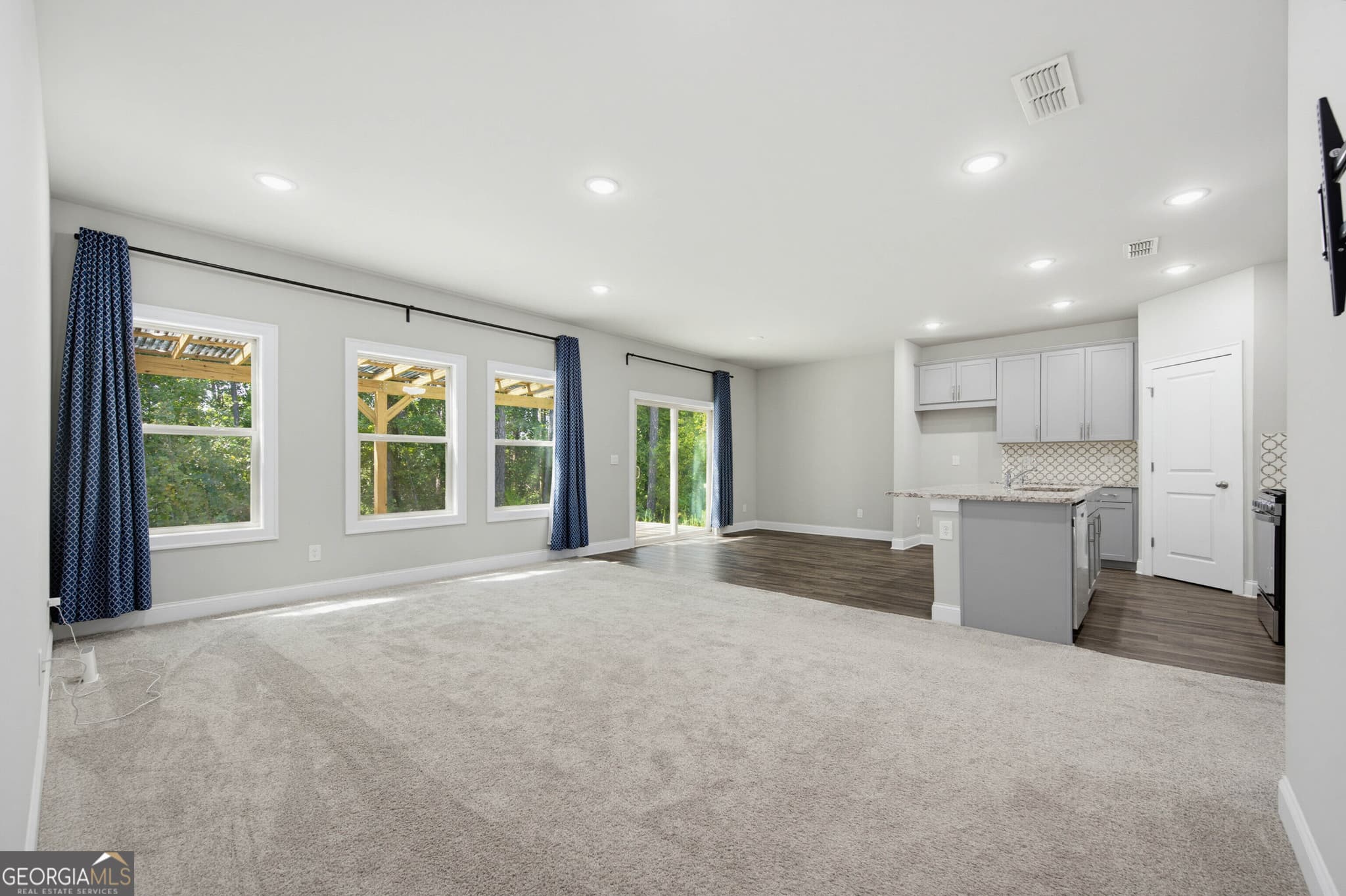 5 bedroom, 3 bathroom, 2,742 sq ft single family residence for sale at 4157 Bethany Manor Drive, Snellville, GA 30039 — photo 10