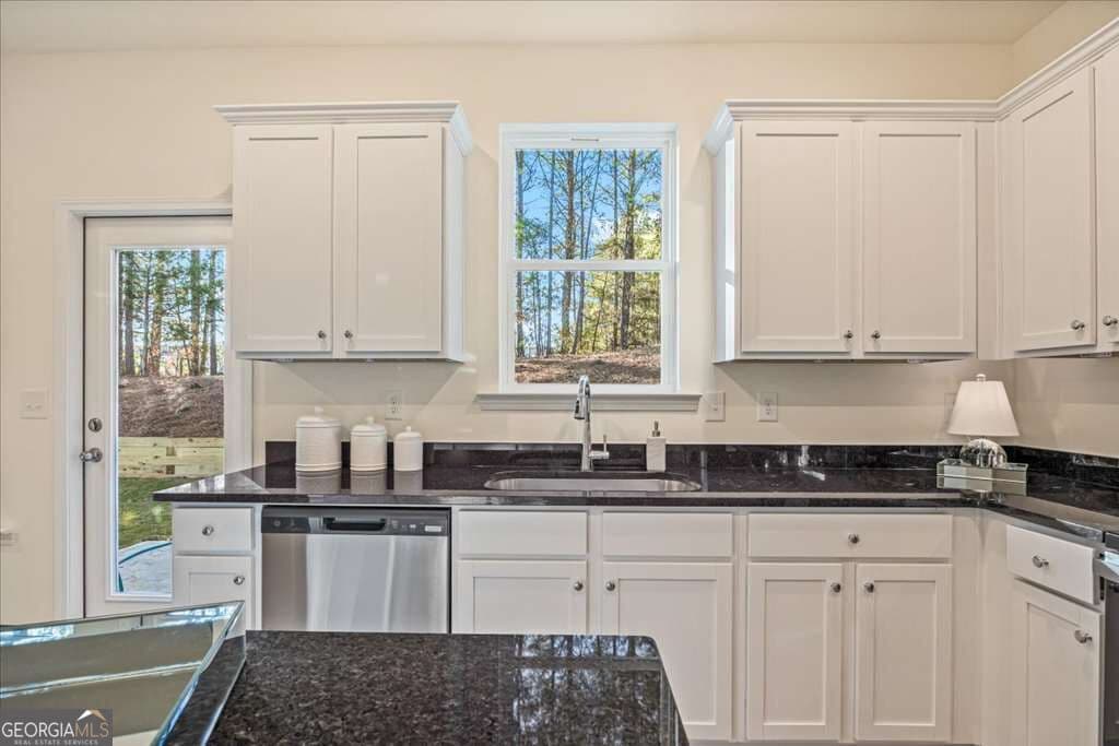 3 bedroom, 2.5 bathroom townhouse for sale at 1510 Aralynn Court 30, Conyers, GA 30013 — photo 10