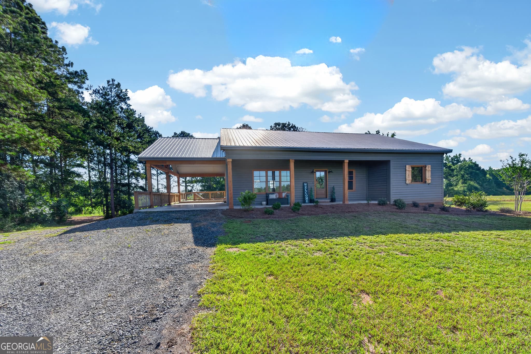 4 bedroom, 2.5 bathroom, 2,788 sq ft single family residence under contract at 130 Wesley Chapel Road, Eatonton, GA 31024 — photo 3