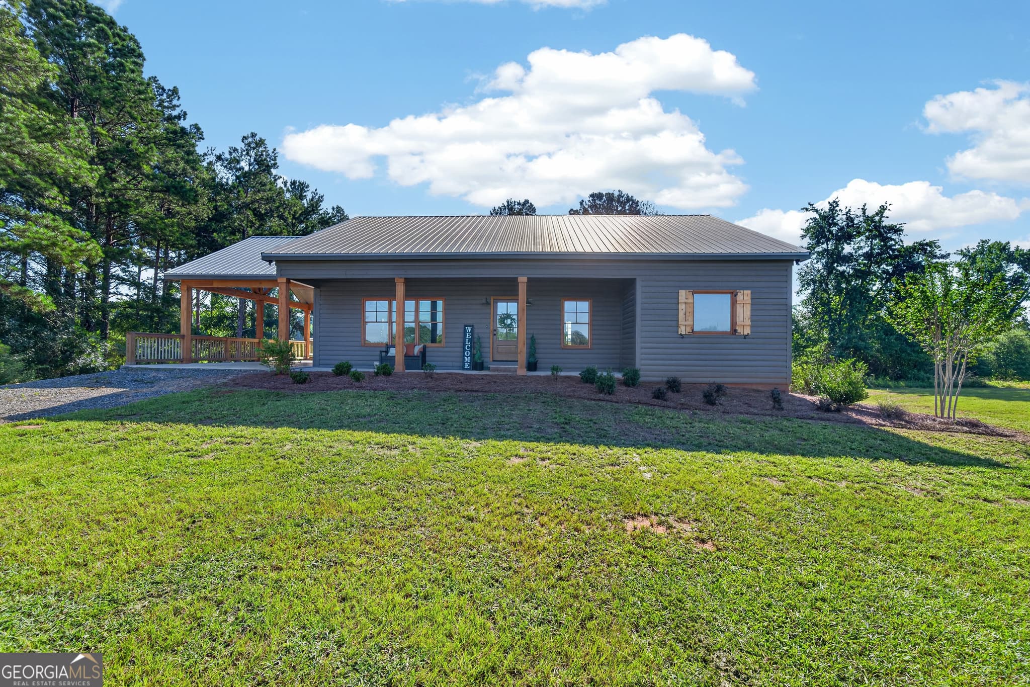 4 bedroom, 2.5 bathroom, 2,788 sq ft single family residence under contract at 130 Wesley Chapel Road, Eatonton, GA 31024