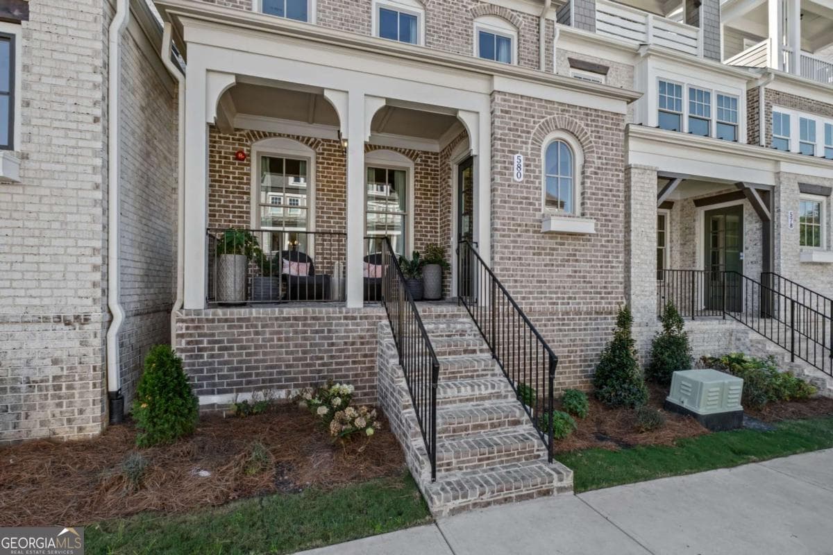 3 bedroom, 4.5 bathroom, 3,720 sq ft townhouse for sale at 580 Brashy Street, Woodstock, GA 30188 — photo 4