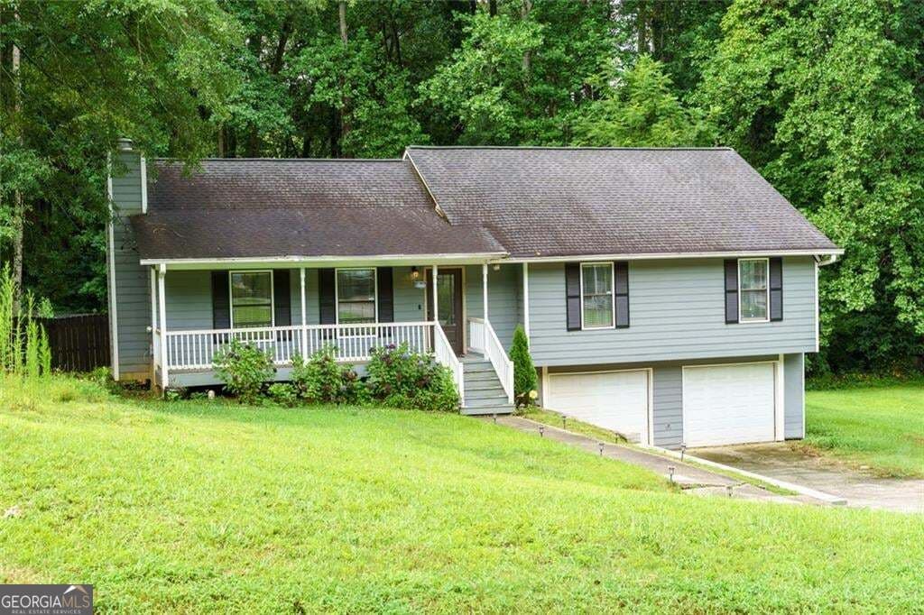 4 bedroom, 2 bathroom, 2,251 sq ft single family residence for sale at 2641 Foxglove Drive, Marietta, GA 30064 — photo 4