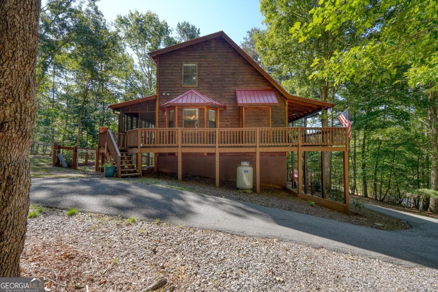 3 bedroom, 3 bathroom, 1,948 sq ft cabin,single family residence for sale at 158 Alicia Lane, Blairsville, GA 30512 — photo 1 of 63