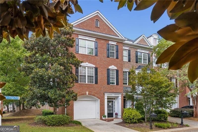 2 bedroom, 2.5 bathroom, 2,124 sq ft townhouse for sale at 3201 Waters Edge Trail, Roswell, GA 30075