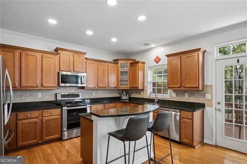 2 bedroom, 2.5 bathroom, 2,124 sq ft townhouse for sale at 3201 Waters Edge Trail, Roswell, GA 30075 — photo 10