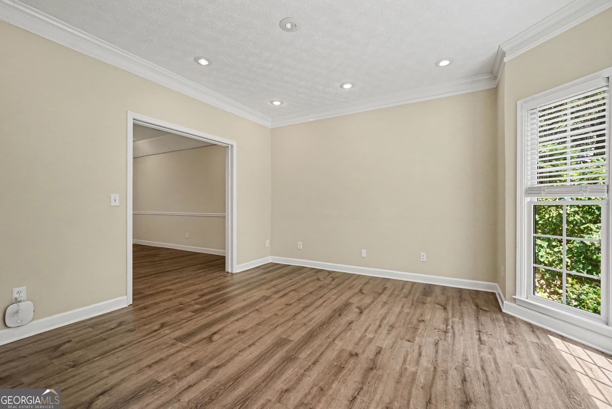 5 bedroom, 3.5 bathroom, 4,018 sq ft single family residence for sale at 213 Powers Court, Woodstock, GA 30189 — photo 5