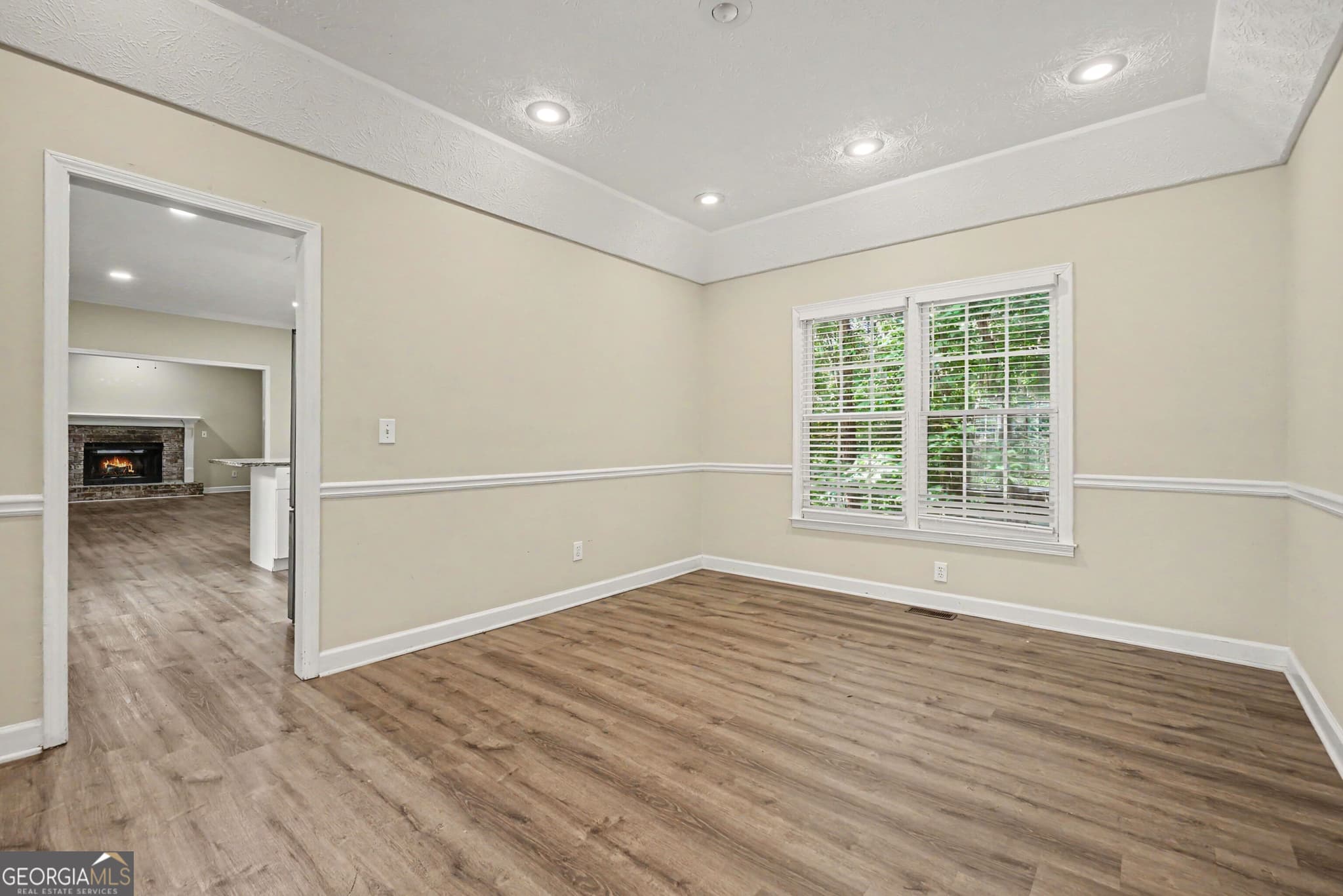 5 bedroom, 3.5 bathroom, 4,018 sq ft single family residence for sale at 213 Powers Court, Woodstock, GA 30189 — photo 8