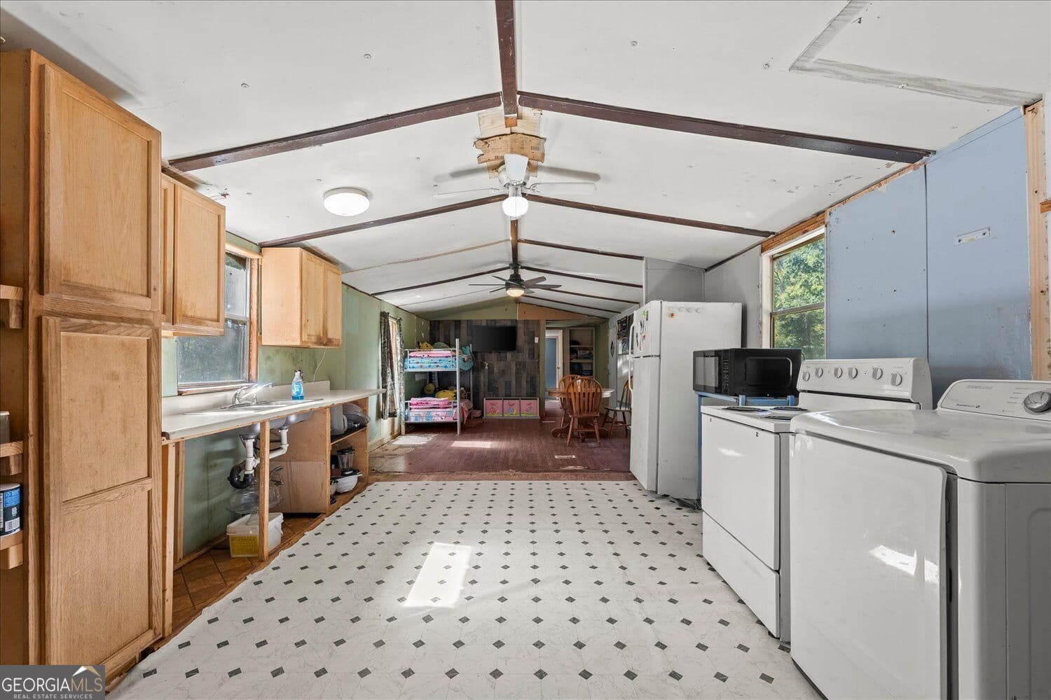 2 bedroom, 1 bathroom, 980 sq ft manufactured home,single family residence for sale at 532 Sharon Road, Crawfordville, GA 30631 — photo 5