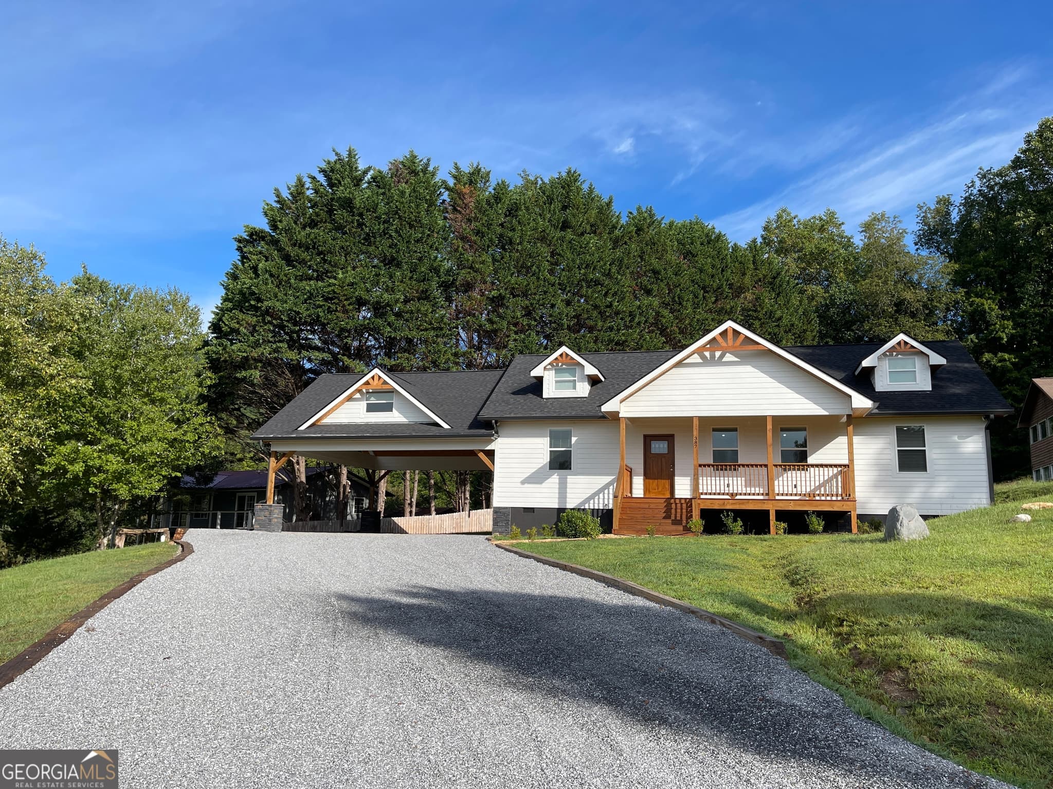 3 bedroom, 2 bathroom single family residence sold at 387 Chatuge Lane, Hayesville, NC 28904