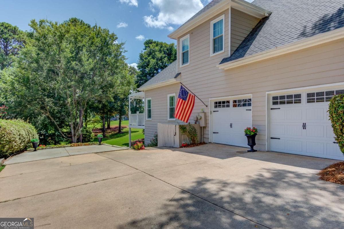 5 bedroom, 3.5 bathroom, 3,734 sq ft single family residence for sale at 281 Providence Club Drive, Monroe, GA 30656 — photo 9