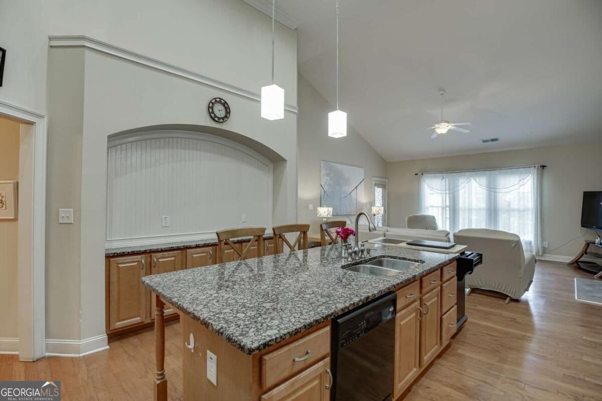 5 bedroom, 4 bathroom, 5,215 sq ft single family residence for sale at 1560 Woodall Trace, Alpharetta, GA 30004 — photo 3