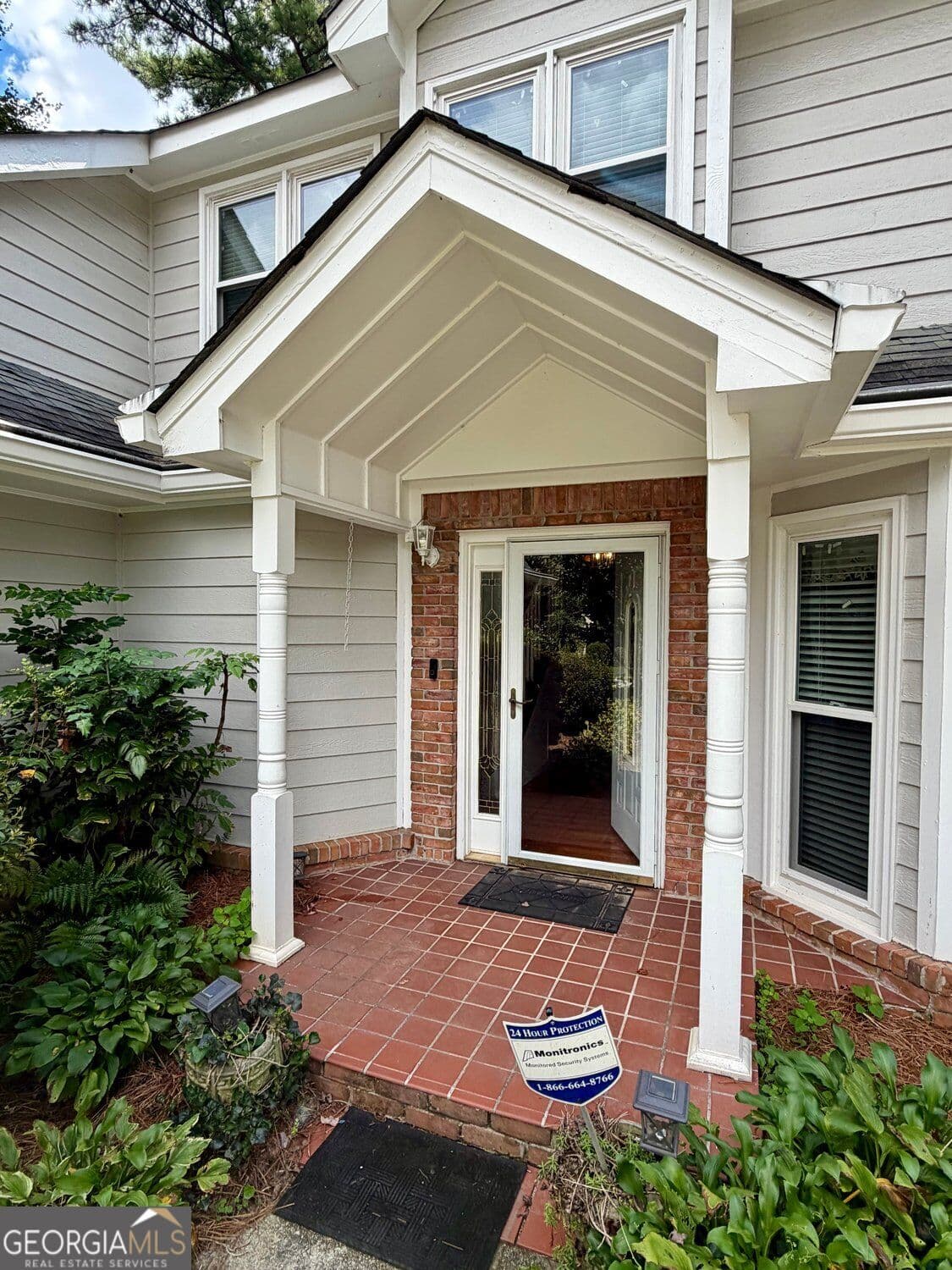 3 bedroom, 2.5 bathroom, 1,761 sq ft single family residence for sale at 3240 Country Walk Drive, Powder Springs, GA 30127 — photo 3