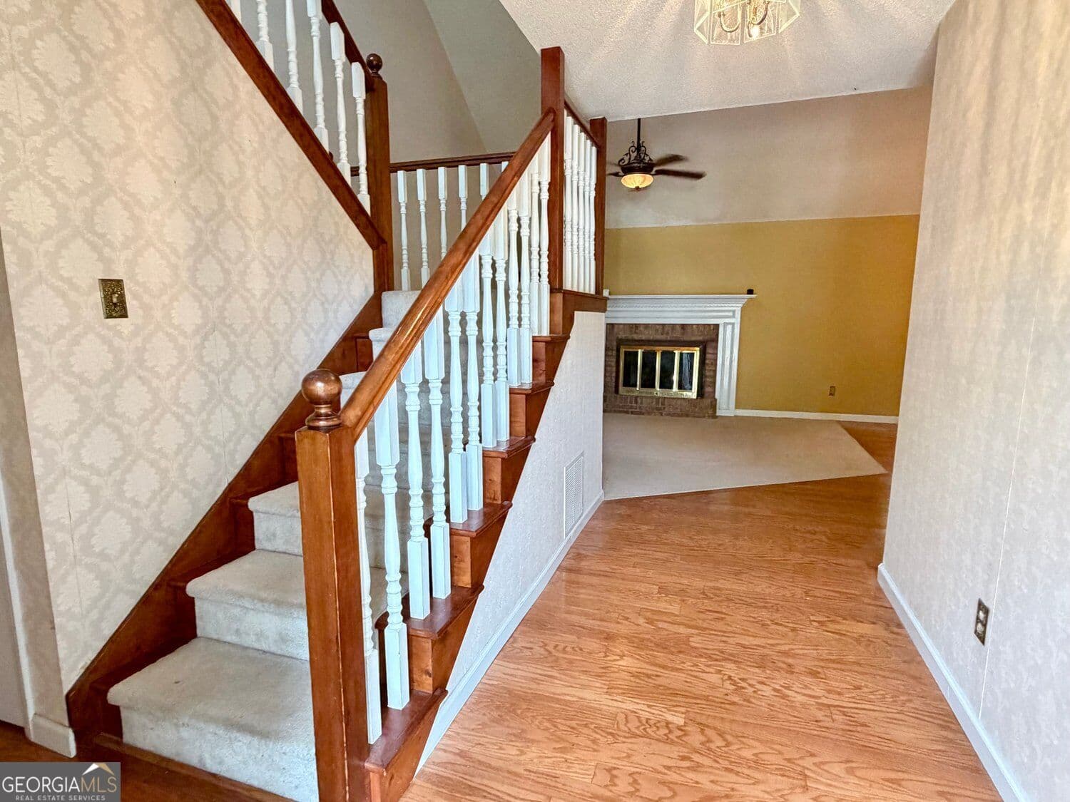 3 bedroom, 2.5 bathroom, 1,761 sq ft single family residence for sale at 3240 Country Walk Drive, Powder Springs, GA 30127 — photo 4