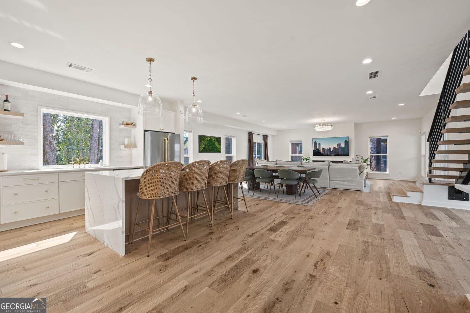 6 bedroom, 5 bathroom, 3,104 sq ft single family residence for sale at 1985 McAfee Road, Decatur, GA 30032 — photo 6
