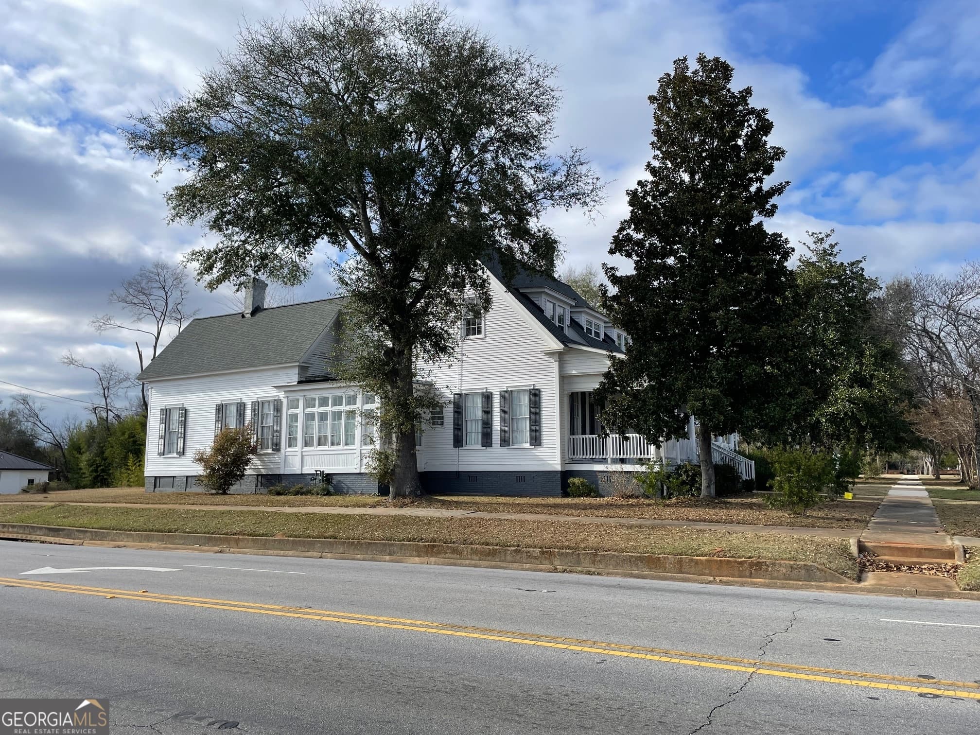 6 bedroom, 3.5 bathroom, 5,232 sq ft single family residence for sale at 302 W 7th Street, Louisville, GA 30434 — photo 6
