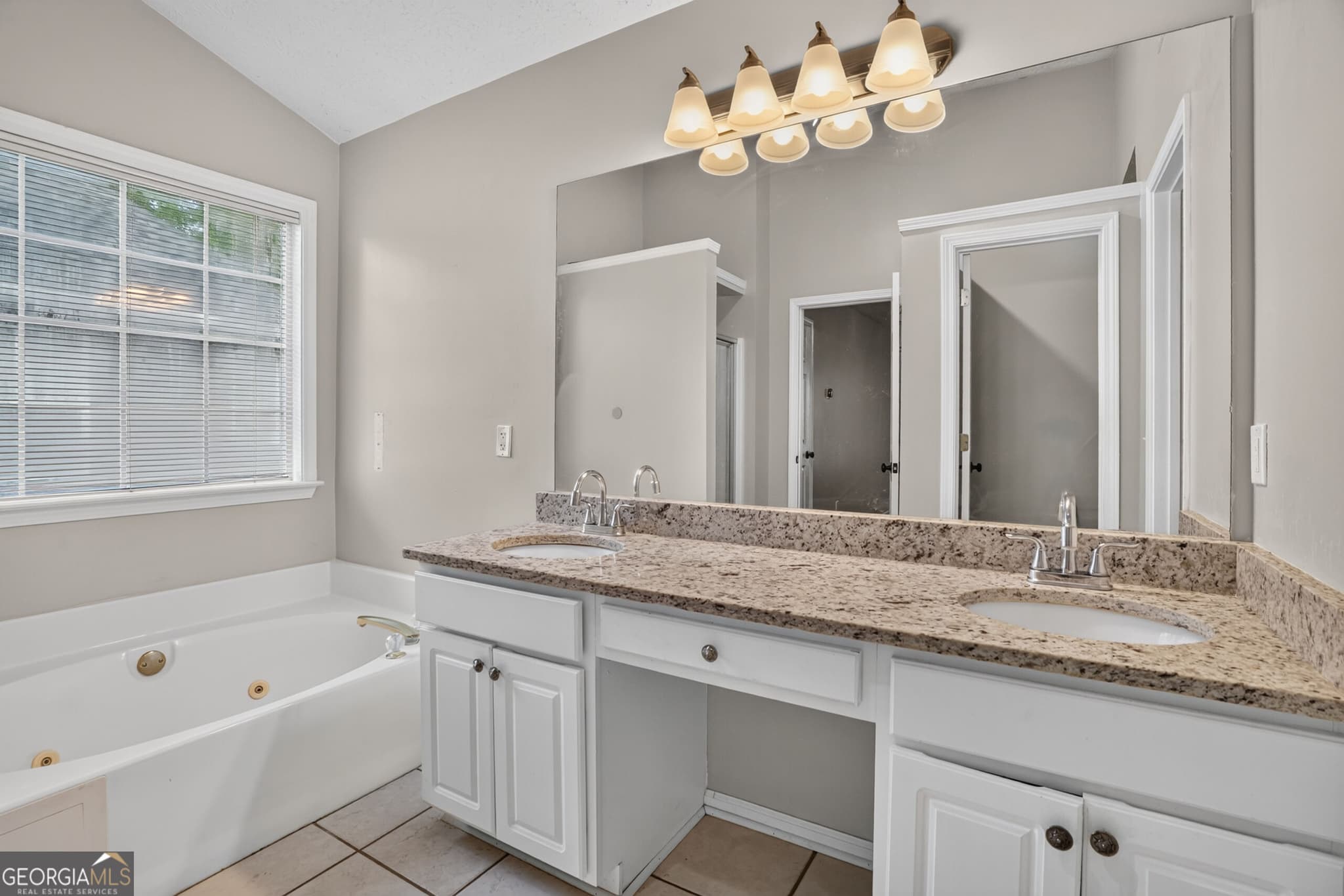 4 bedroom, 2.5 bathroom, 2,585 sq ft single family residence for sale at 3952 Lullwater Main, Kennesaw, GA 30144 — photo 8